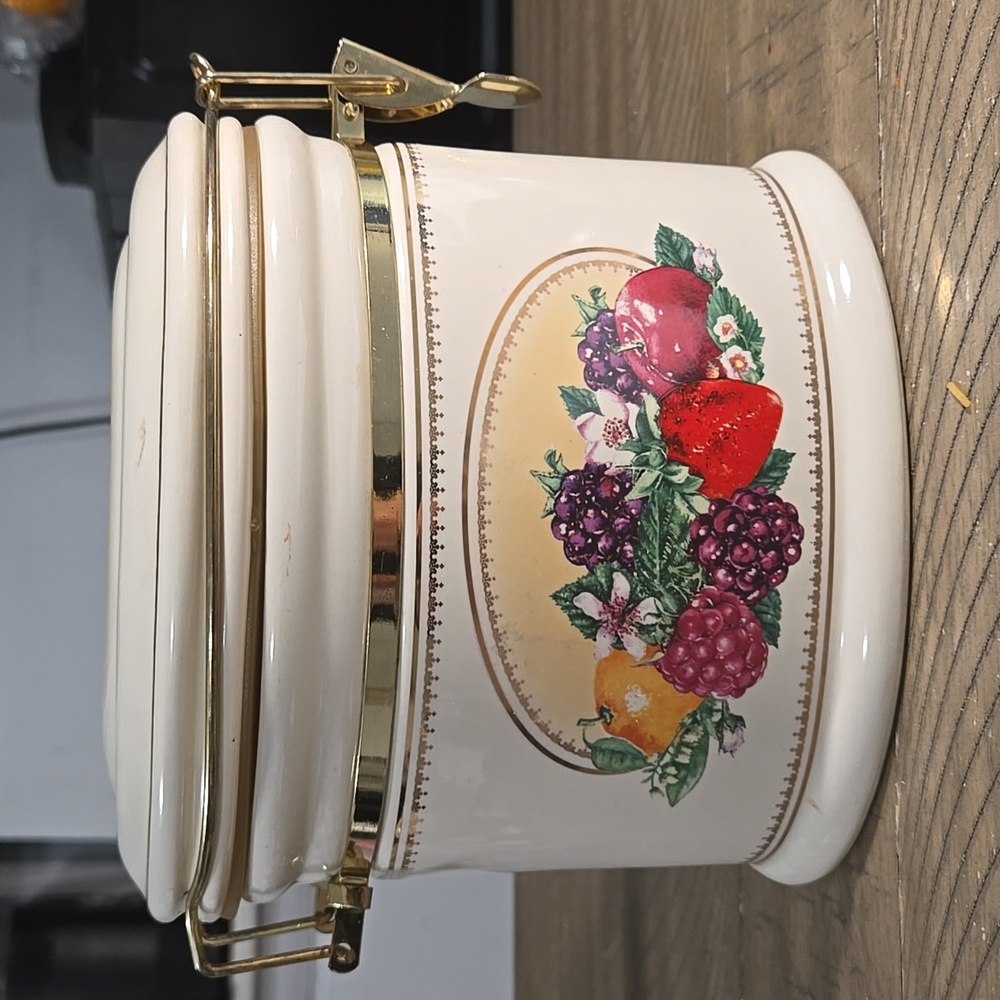 Knotts Berry Fatms Ceramic Canister